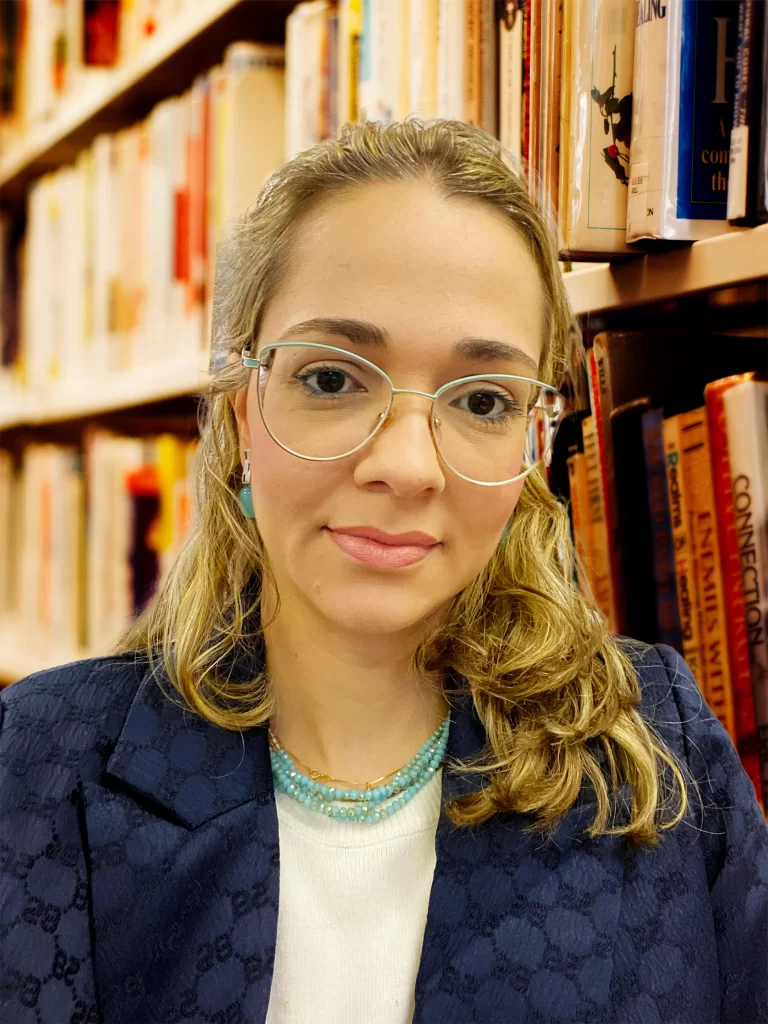 Dra. Miriam Leal